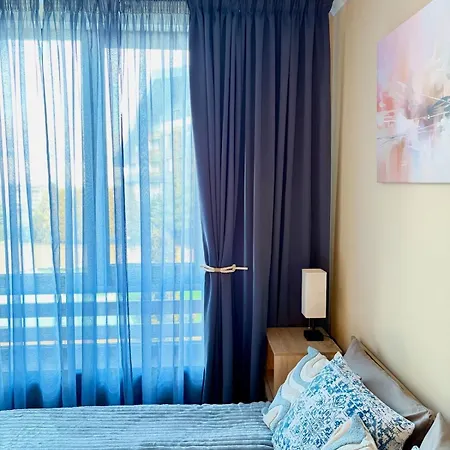 Mountain View Retreat - Free Pool And Sauna - And Golf 아파트 반스코